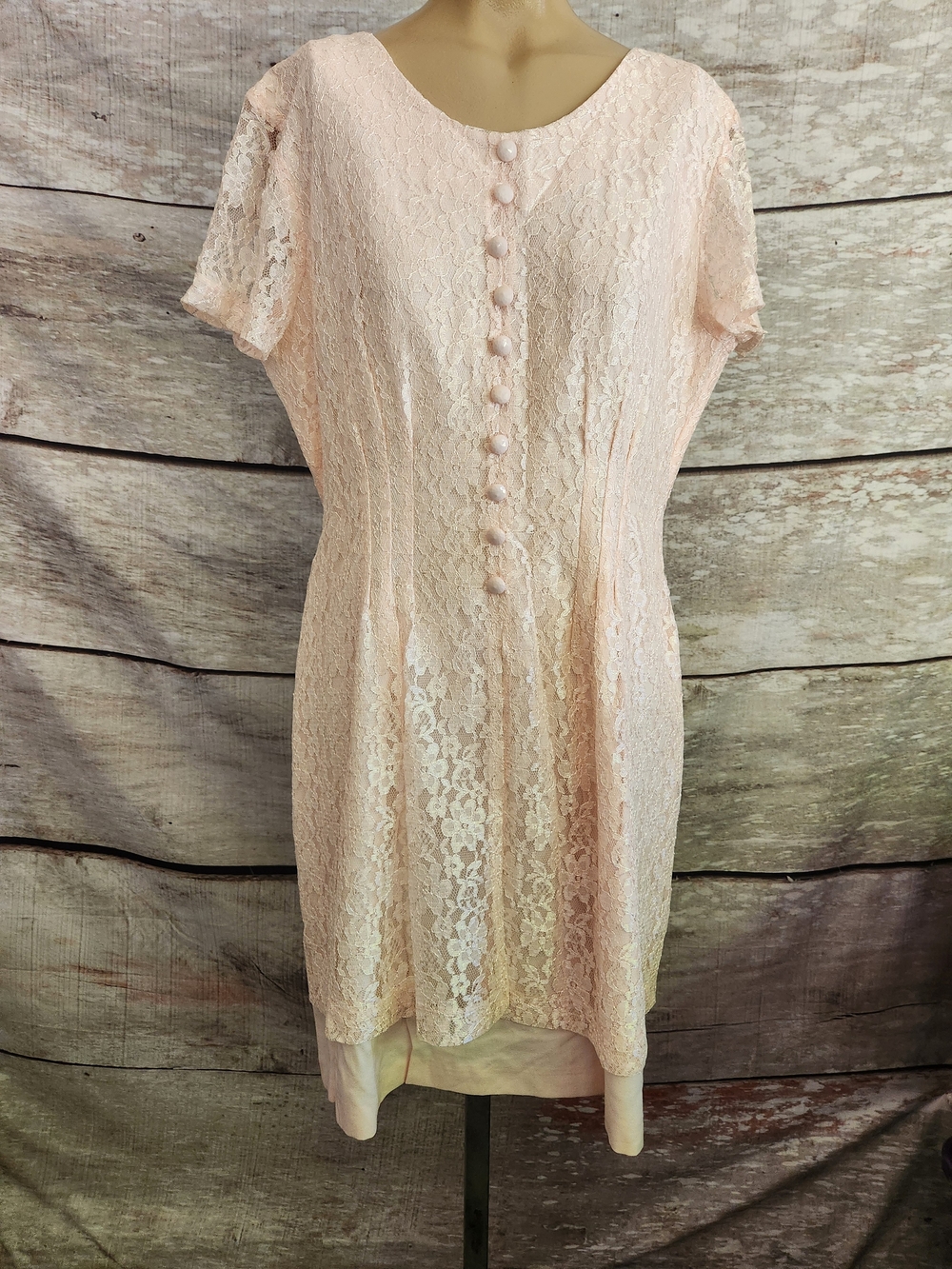 Women's Lace Shift Dress - Light Pink